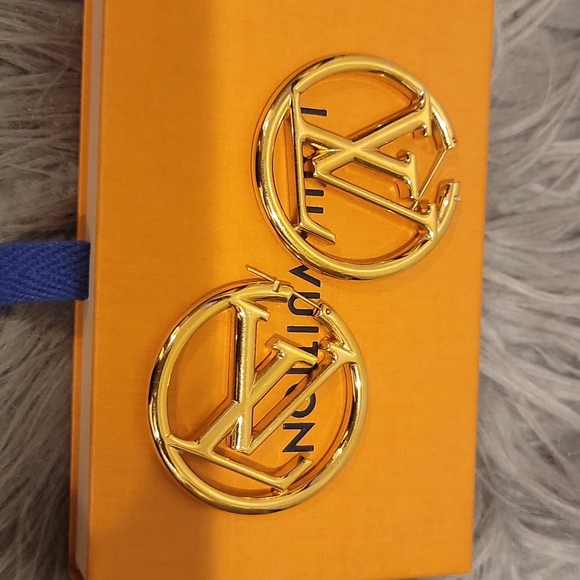 Louise Hoop GM Earrings - Picture 2 of 12